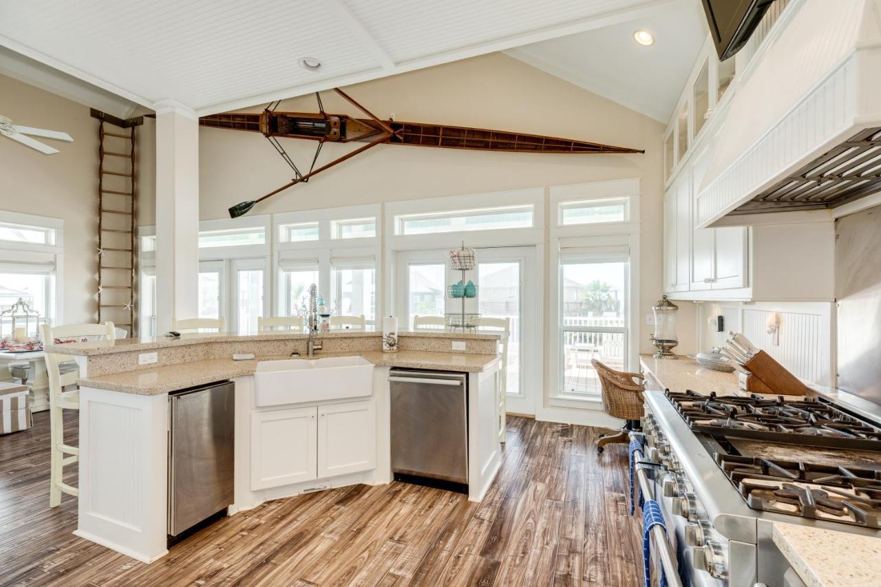 Seaside Luxe Villa Crystal Beach Exterior photo